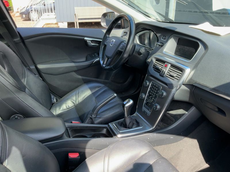 Volvo V40 1.6 T2 You! 2014 – снимка 16