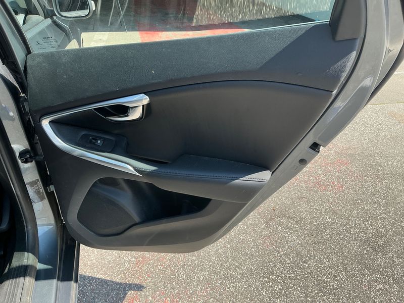 Volvo V40 1.6 T2 You! 2014 – снимка 27