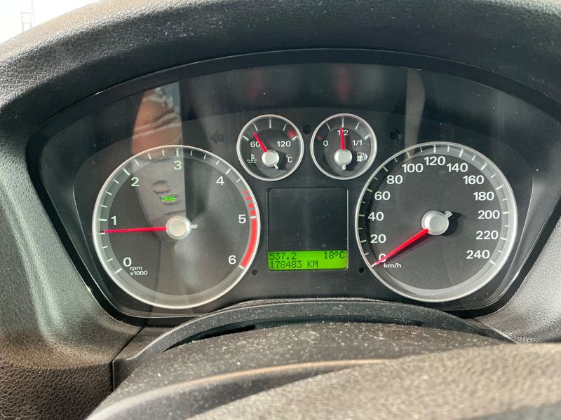 Ford Focus 1.6 TDCi Ghia 2007 – снимка 4