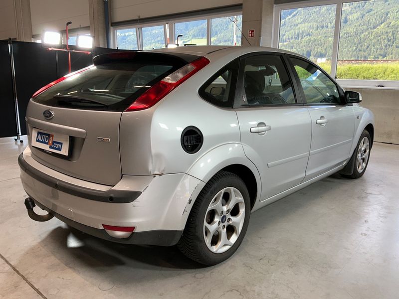 Ford Focus 1.6 TDCi Ghia 2007 – снимка 2