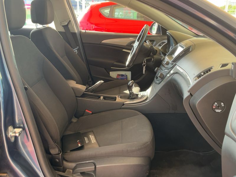 Opel Insignia 2.0 CDTI Selective 2015 – снимка 16