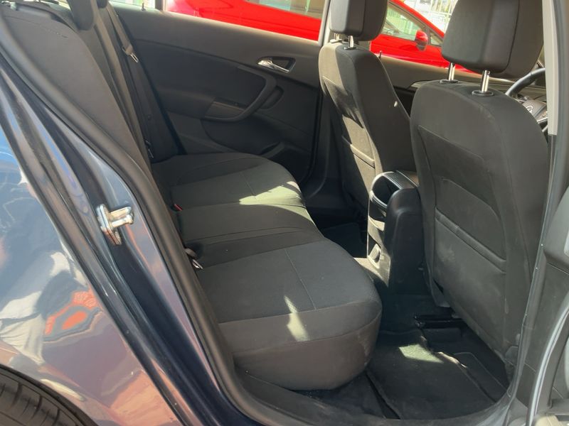 Opel Insignia 2.0 CDTI Selective 2015 – снимка 19