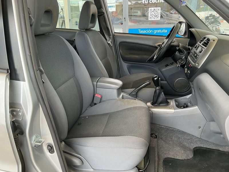 Toyota RAV 4 1.8 Luna 2003 – снимка 16
