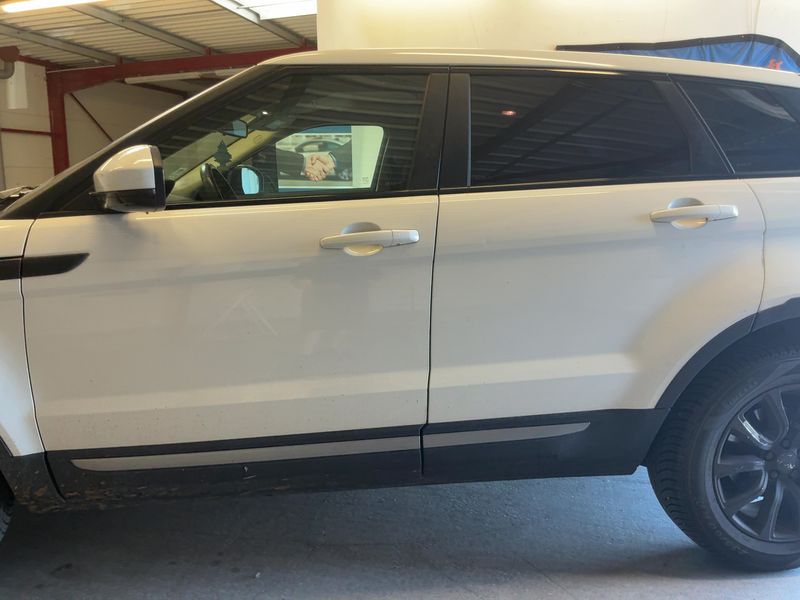 Land Rover Evoque 2.2 Td4 Pure 2015 – снимка 4