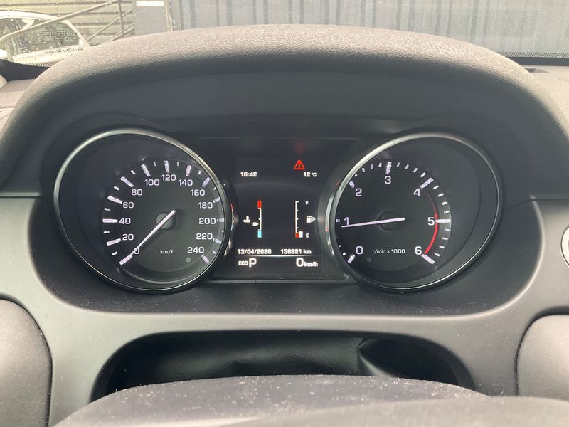 Land Rover Discovery Sport 2.2 Td4 HSE 2015 – снимка 19