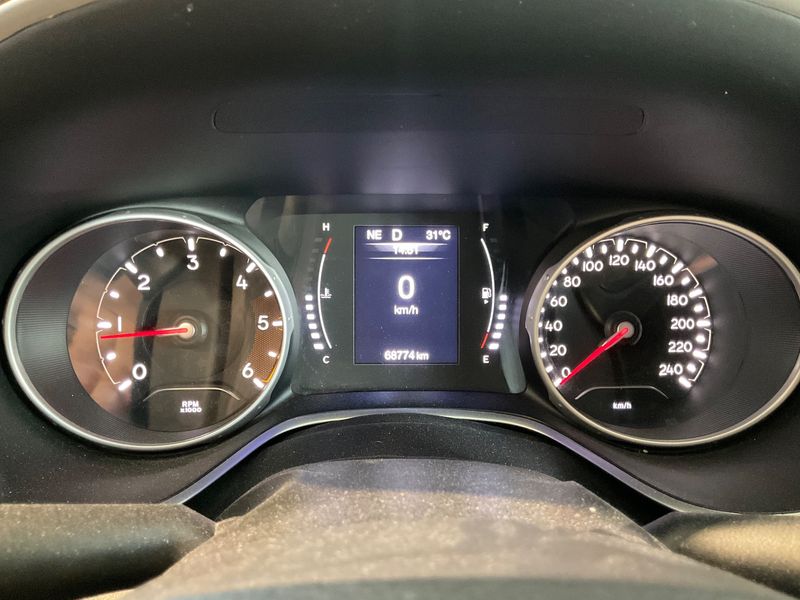 Jeep Compass 2.0 M-Jet Longitude 4WD 2021 – снимка 18