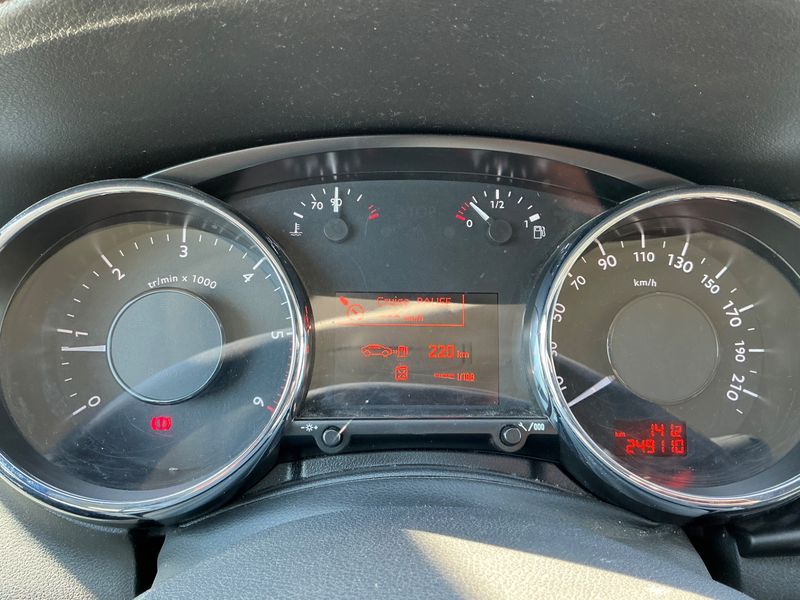 Peugeot 3008 1.6 HDi Allure 2011 – снимка 4