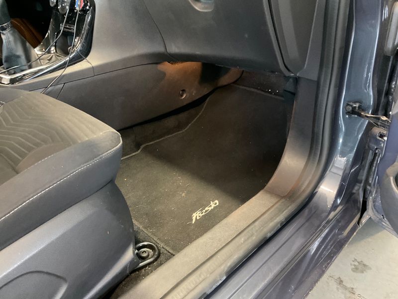 Ford Fiesta 1.0 Titanium 2013 – снимка 31