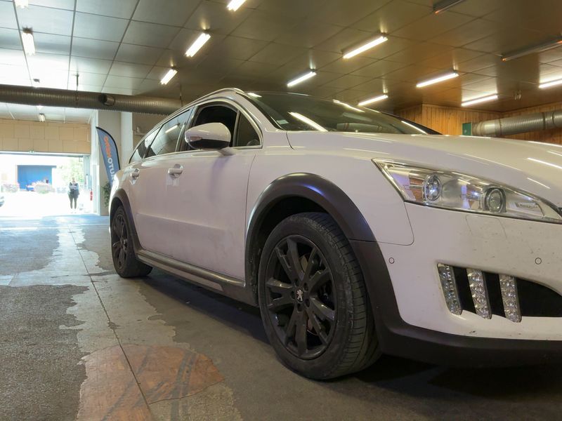 Peugeot 508 2.0 HDi Hybrid4 RXH 2013 – снимка 12