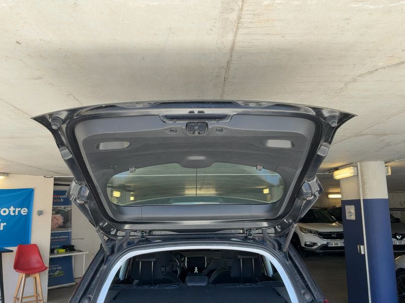 Peugeot 2008 1.2 PureTech Allure 2017 – снимка 15