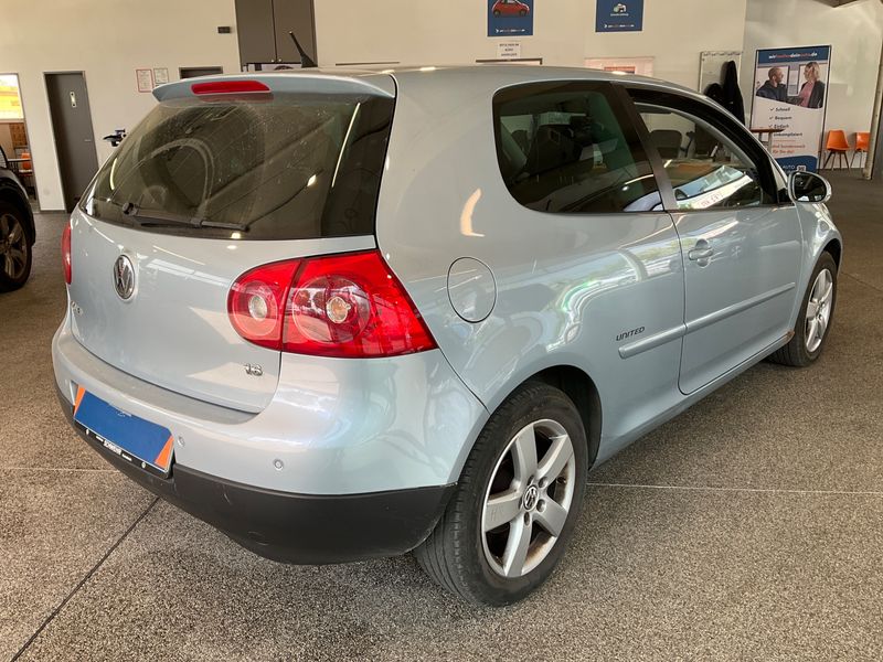 Volkswagen Golf V 1.6 United 2008 – снимка 2