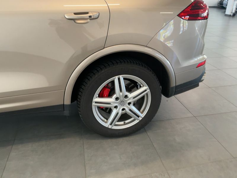 Porsche Cayenne Turbo 2015 – снимка 5