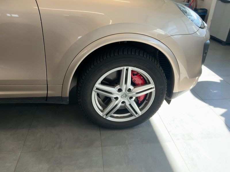 Porsche Cayenne Turbo 2015 – снимка 11