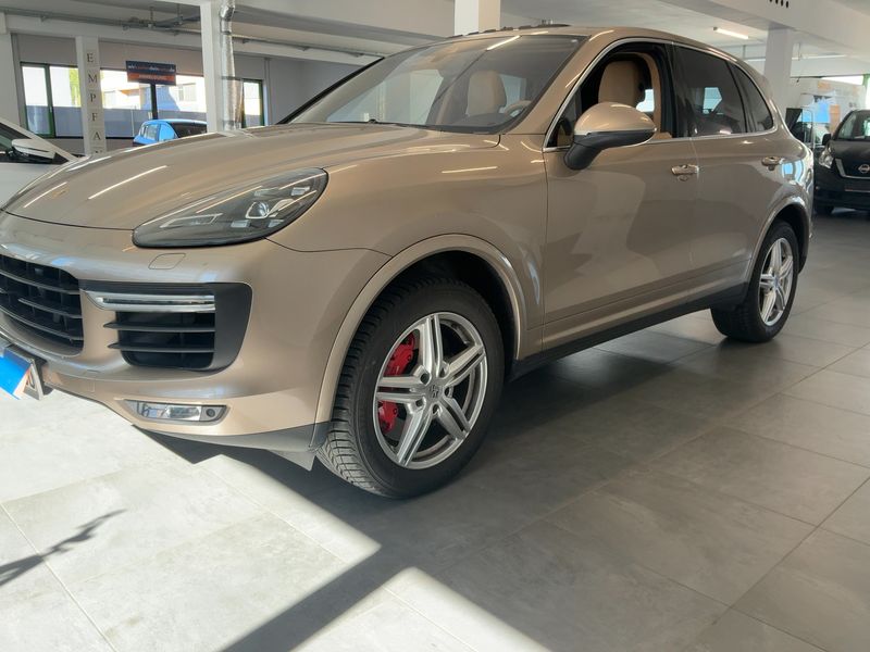 Porsche Cayenne Turbo 2015 – снимка 2