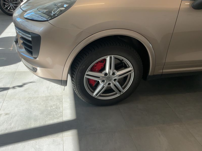 Porsche Cayenne Turbo 2015 – снимка 3