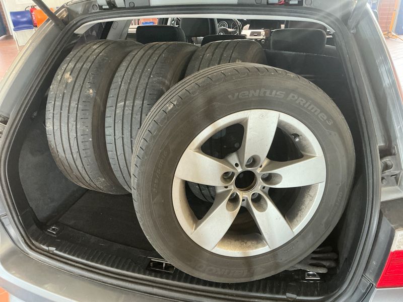 BMW 5er 520d 2008 – снимка на щета