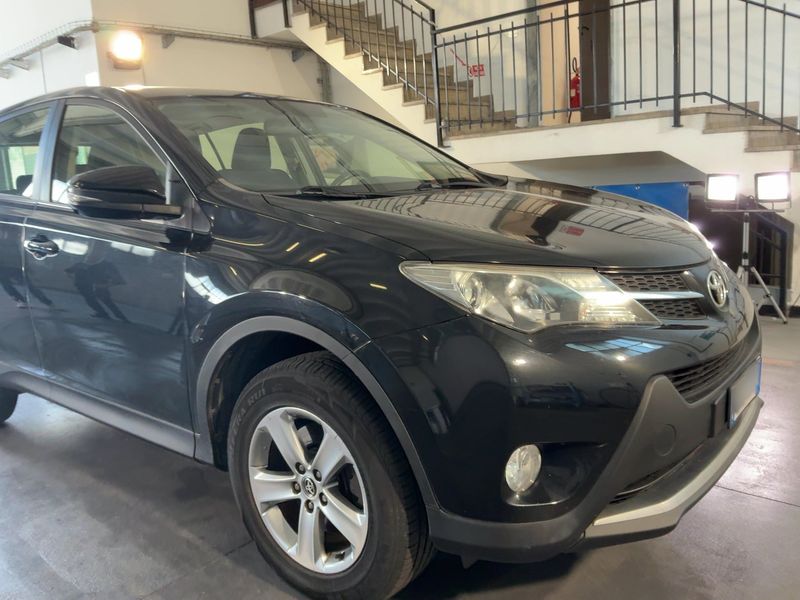 Toyota RAV 4 2.0 D-4D Active 2015 – снимка 12