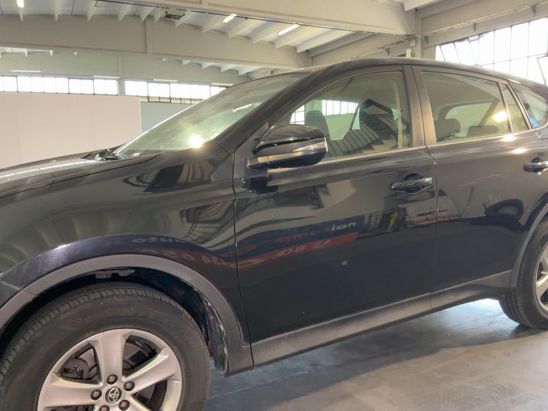 Toyota RAV 4 2.0 D-4D Active 2015 – снимка 4