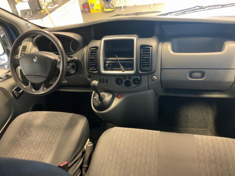 Renault Trafic 2.5 dCi L2H1 2,9t verglast 2011 – снимка 17