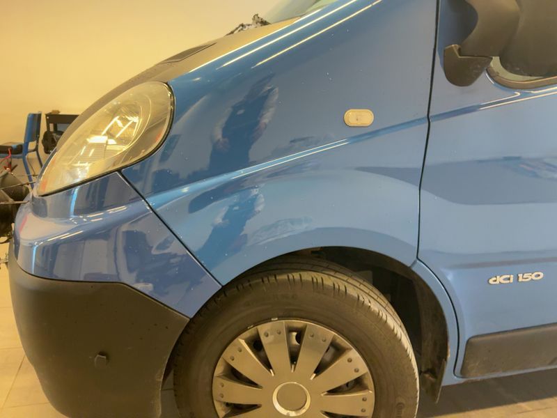 Renault Trafic 2.5 dCi L2H1 2,9t verglast 2011 – снимка 2