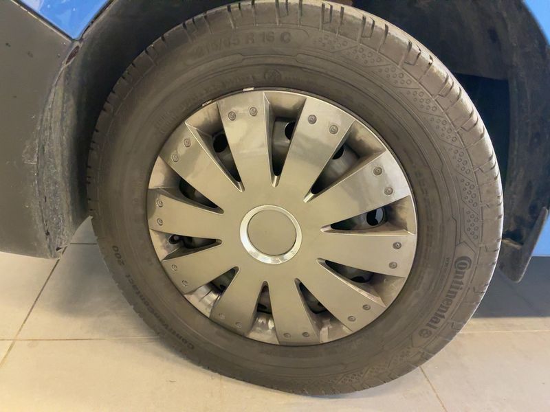 Renault Trafic 2.5 dCi L2H1 2,9t verglast 2011 – снимка 3