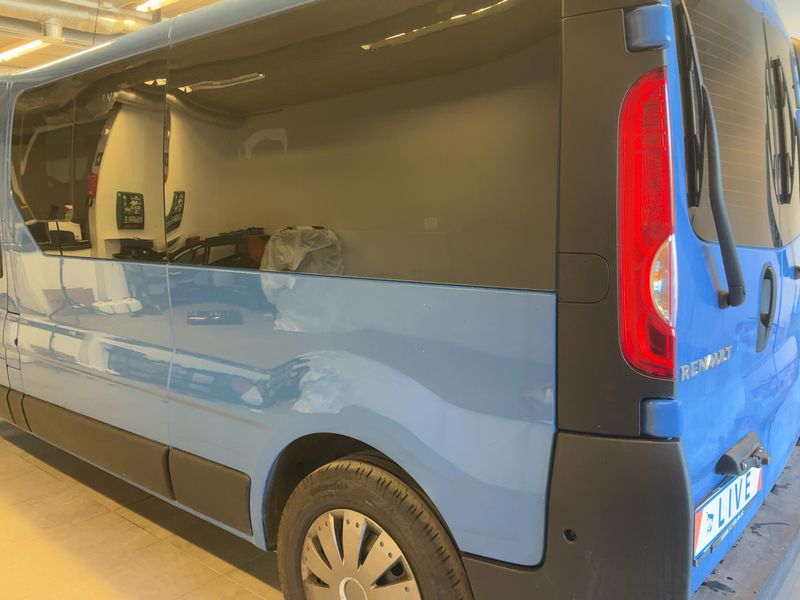 Renault Trafic 2.5 dCi L2H1 2,9t verglast 2011 – снимка 6