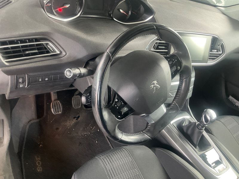 Peugeot 308 1.2 e-THP Allure 2018 – снимка 31