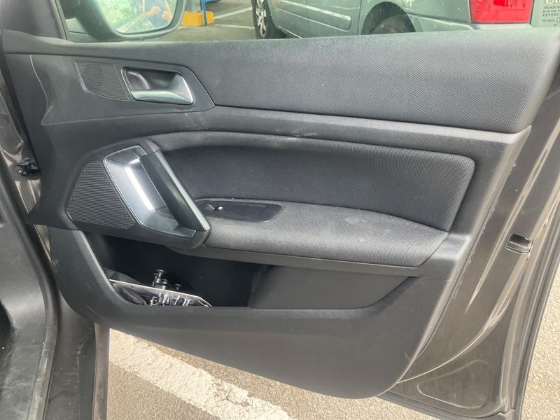 Peugeot 308 1.2 e-THP Allure 2018 – снимка 37