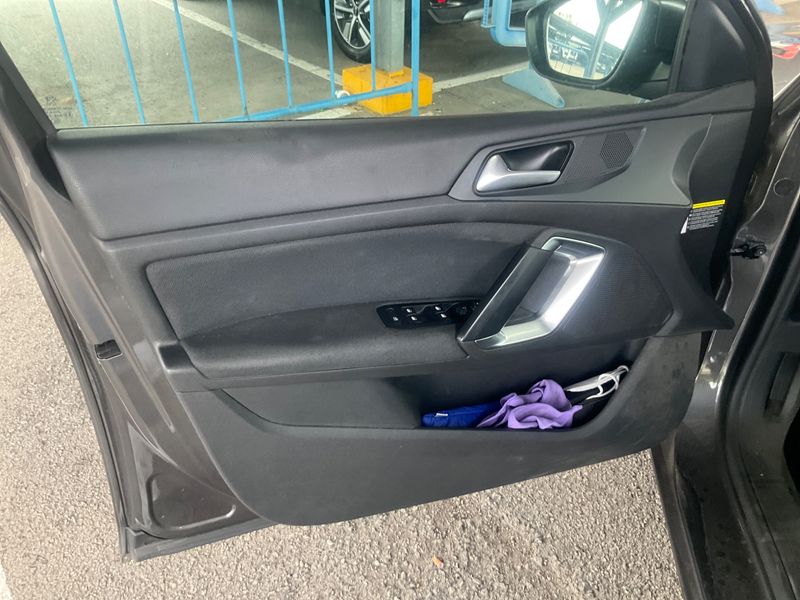 Peugeot 308 1.2 e-THP Allure 2018 – снимка 30