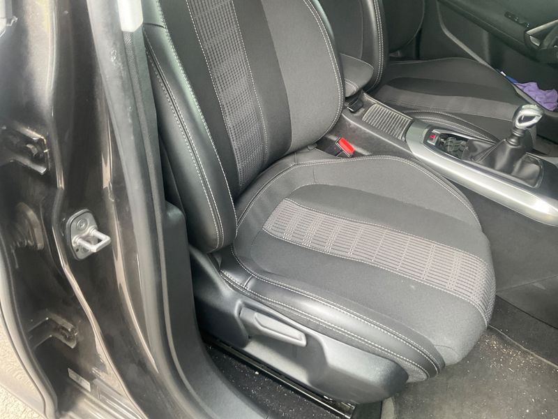 Peugeot 308 1.2 e-THP Allure 2018 – снимка 38
