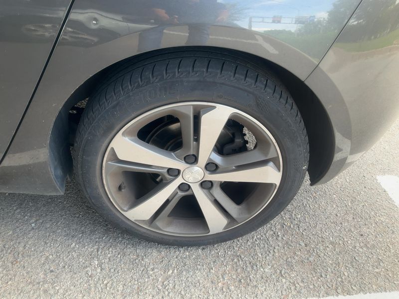 Peugeot 308 1.2 e-THP Allure 2018 – снимка 5