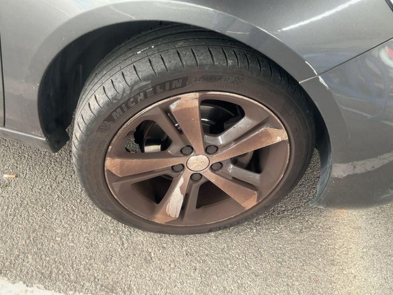 Peugeot 308 1.2 e-THP Allure 2018 – снимка 11