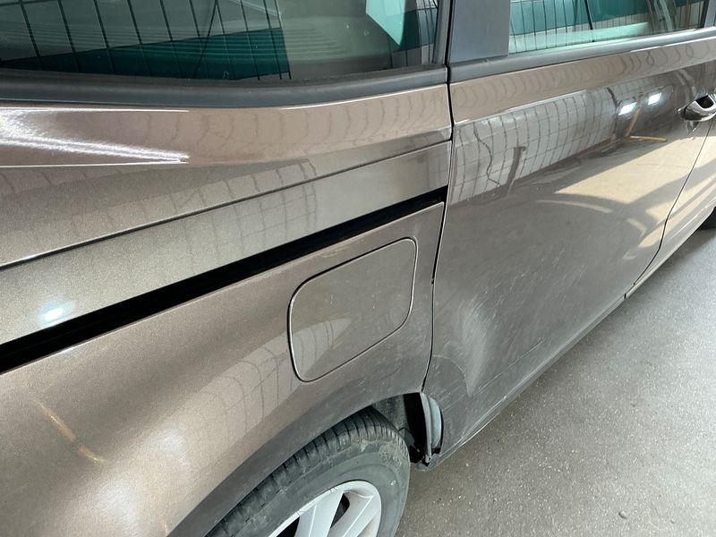 Volkswagen Sharan 1.4 TSI Trendline BlueMotion Tech 2011 – снимка 22