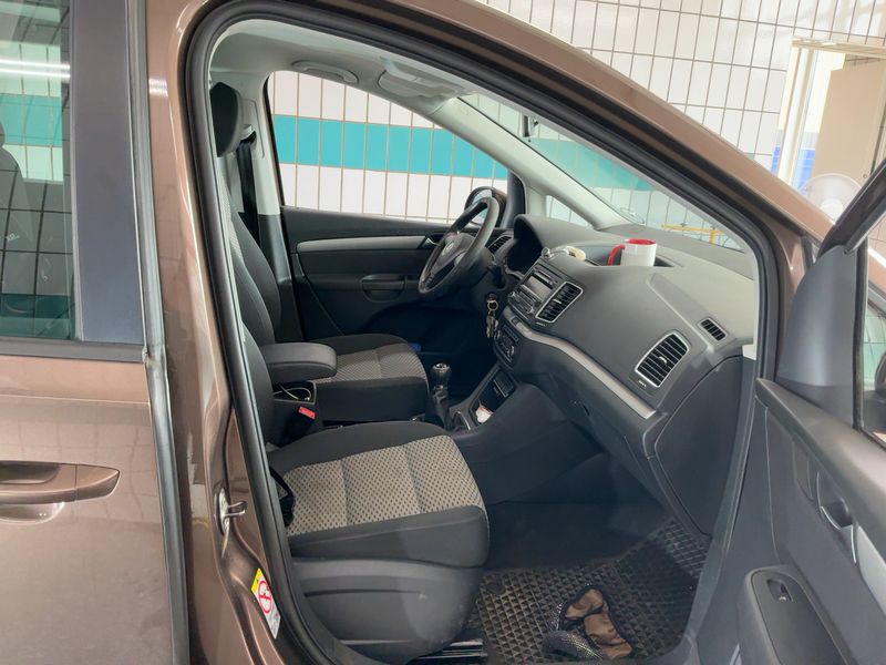 Volkswagen Sharan 1.4 TSI Trendline BlueMotion Tech 2011 – снимка 16