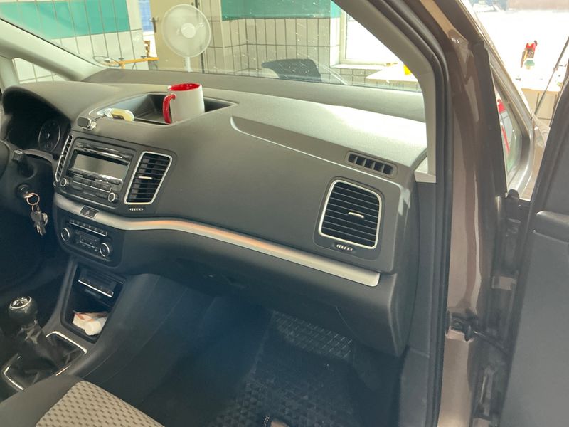 Volkswagen Sharan 1.4 TSI Trendline BlueMotion Tech 2011 – снимка 27