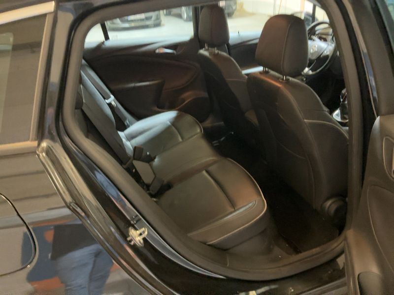 Opel Astra 1.4 SIDI Turbo Innovation Start&Stop 2016 – снимка 19
