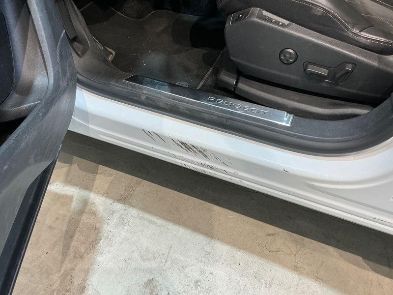 Peugeot 5008 2.0 Blue-HDi GT 2018 – снимка 27