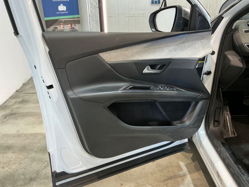 Peugeot 5008 2.0 Blue-HDi GT 2018 – снимка 30