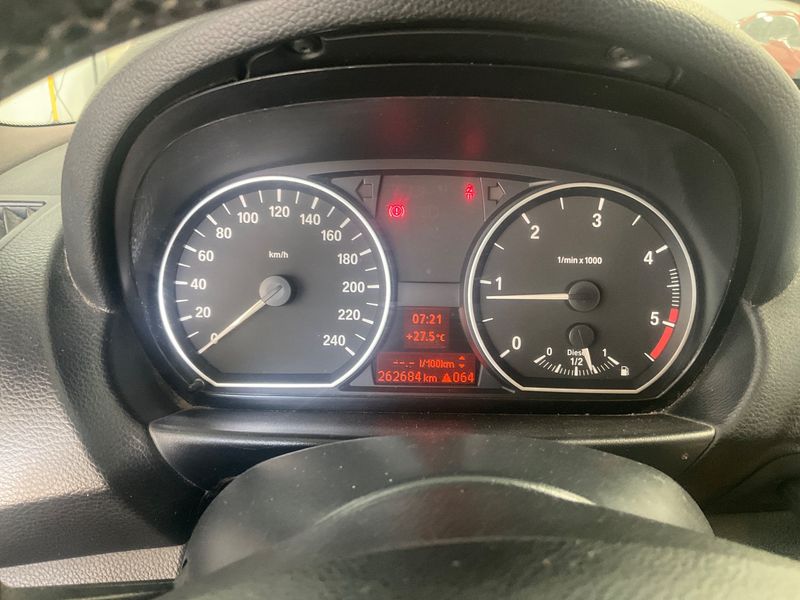BMW 1er 116d 2009 – снимка 4