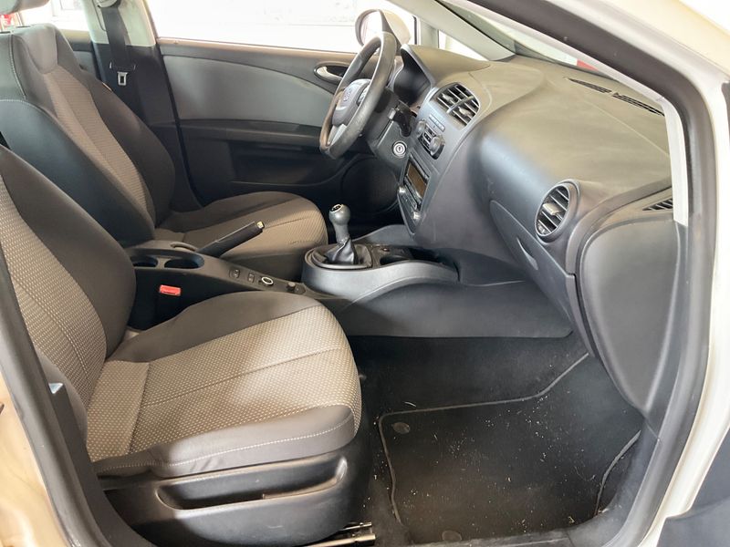 Seat Leon 1.6 TDI Reference 2010 – снимка 3