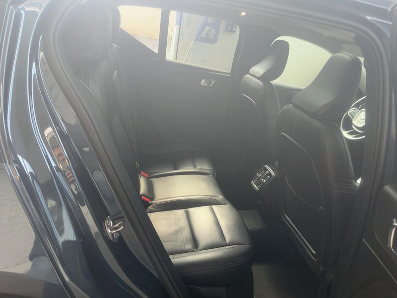 Volvo XC40 2.0 D3 Inscription AWD 2019 – снимка 19