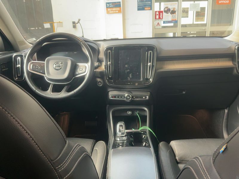 Volvo XC40 2.0 D3 Inscription AWD 2019 – снимка 17