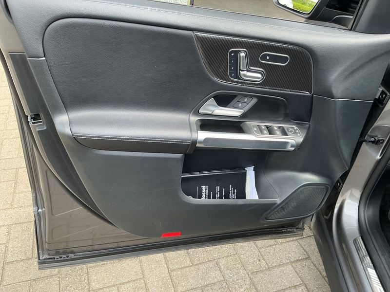 Mercedes-Benz GLB-Klasse GLB 35 AMG 4Matic 2022 – снимка 28
