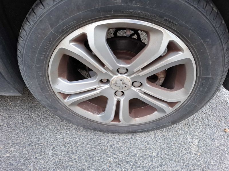 Peugeot 208 1.6 Allure 2013 – снимка 56