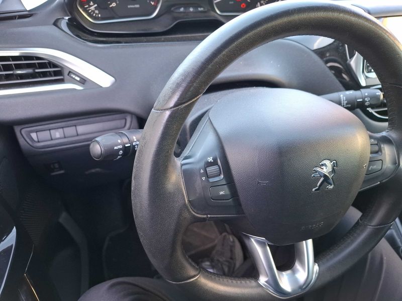 Peugeot 208 1.6 Allure 2013 – снимка 50