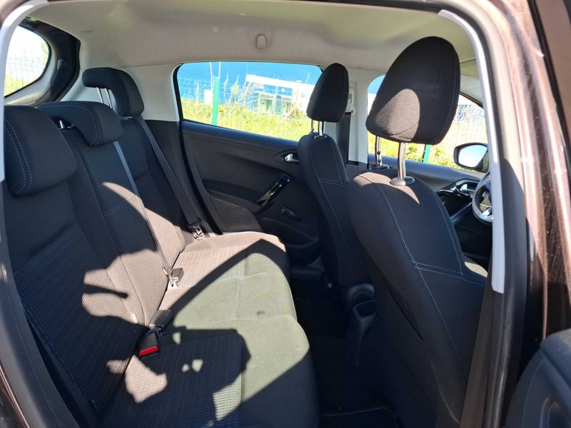 Peugeot 208 1.6 Allure 2013 – снимка 14