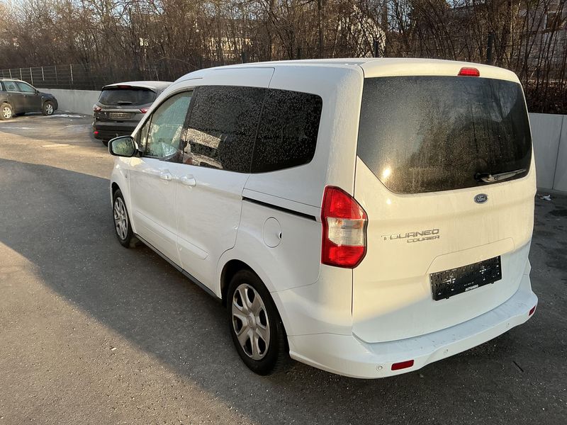 Ford Tourneo 1.0 EcoBoost Trend 2019 – снимка 6