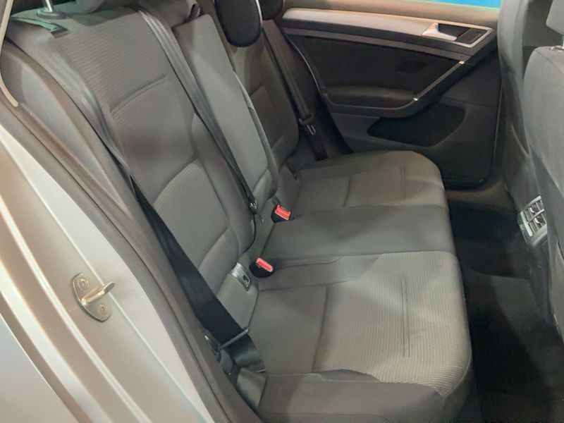 Volkswagen Golf VII 1.6 TDI Advance BlueMotion Tech 2016 – снимка 19