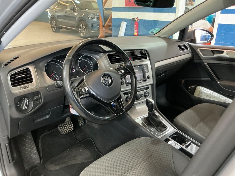 Volkswagen Golf VII 1.6 TDI Advance BlueMotion Tech 2016 – снимка 23