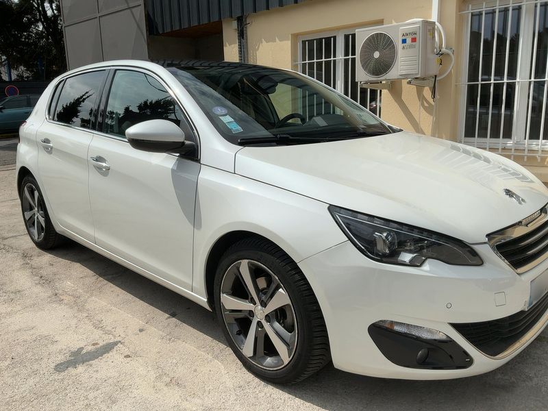 Peugeot 308 1.2 e-THP Feline 2015 – снимка 12